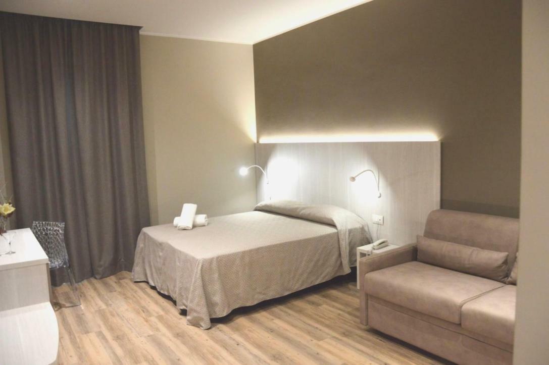 Hotel Regent - In Pieno Centro San Benedetto del Tronto Ngoại thất bức ảnh