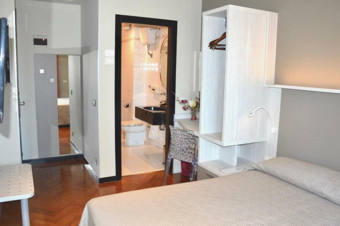 Hotel Regent - In Pieno Centro San Benedetto del Tronto Ngoại thất bức ảnh