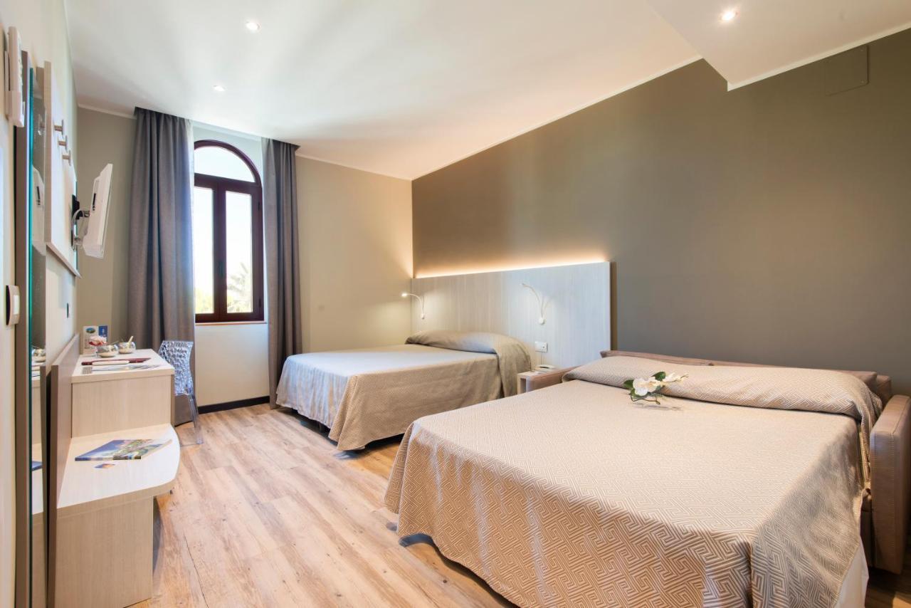 Hotel Regent - In Pieno Centro San Benedetto del Tronto Ngoại thất bức ảnh