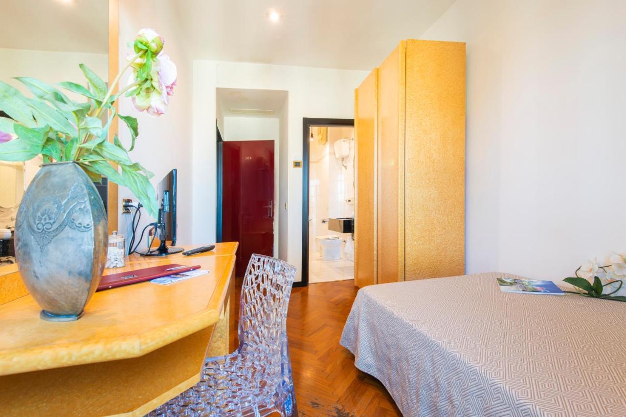 Hotel Regent - In Pieno Centro San Benedetto del Tronto Ngoại thất bức ảnh